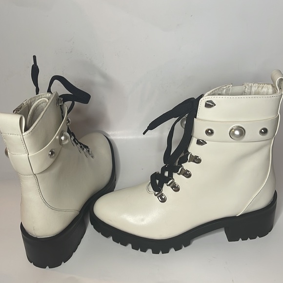 Karl Lagerfeld - PERRY LEATHER EMBELLISHED COMBAT & LACE-UP BOOTS - Picture 5 of 5